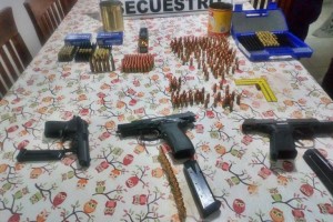 4 FOTO Allanamiento por armas en Villa Zorraquín
