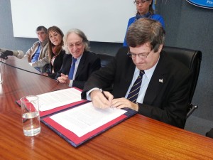 Firma Convenio Conectividad con CEC (4)