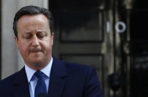 El primer ministro británico, David Cameron, habla después que Reino Unido votó a favor de abandonar la Unión Europea, frente al número 10 de Downing Street en Londres, Reino Unido