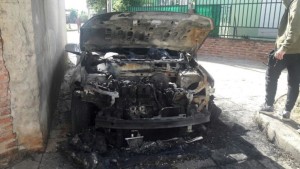 41818_auto_quemado_4