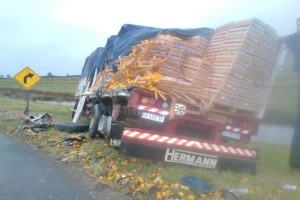 3 Dos camioneros entrerrianos protagonizaron un triple choque en Santa Fe