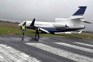 Despistó un jet privado en el aeropuerto de Salto