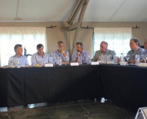 pannunzio en la mesa de productores con macri