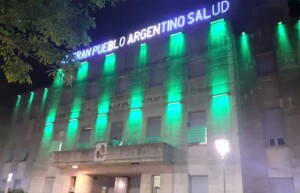 Palacio Municipal Iluminado de Verde